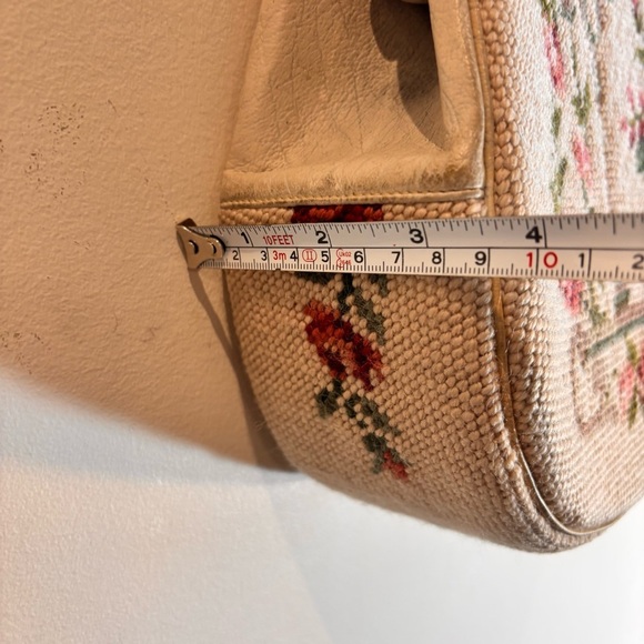 Vintage Floral Needlepoint Crossstitch Structured Handbag Coin Purse Closure - Picture 7 of 14